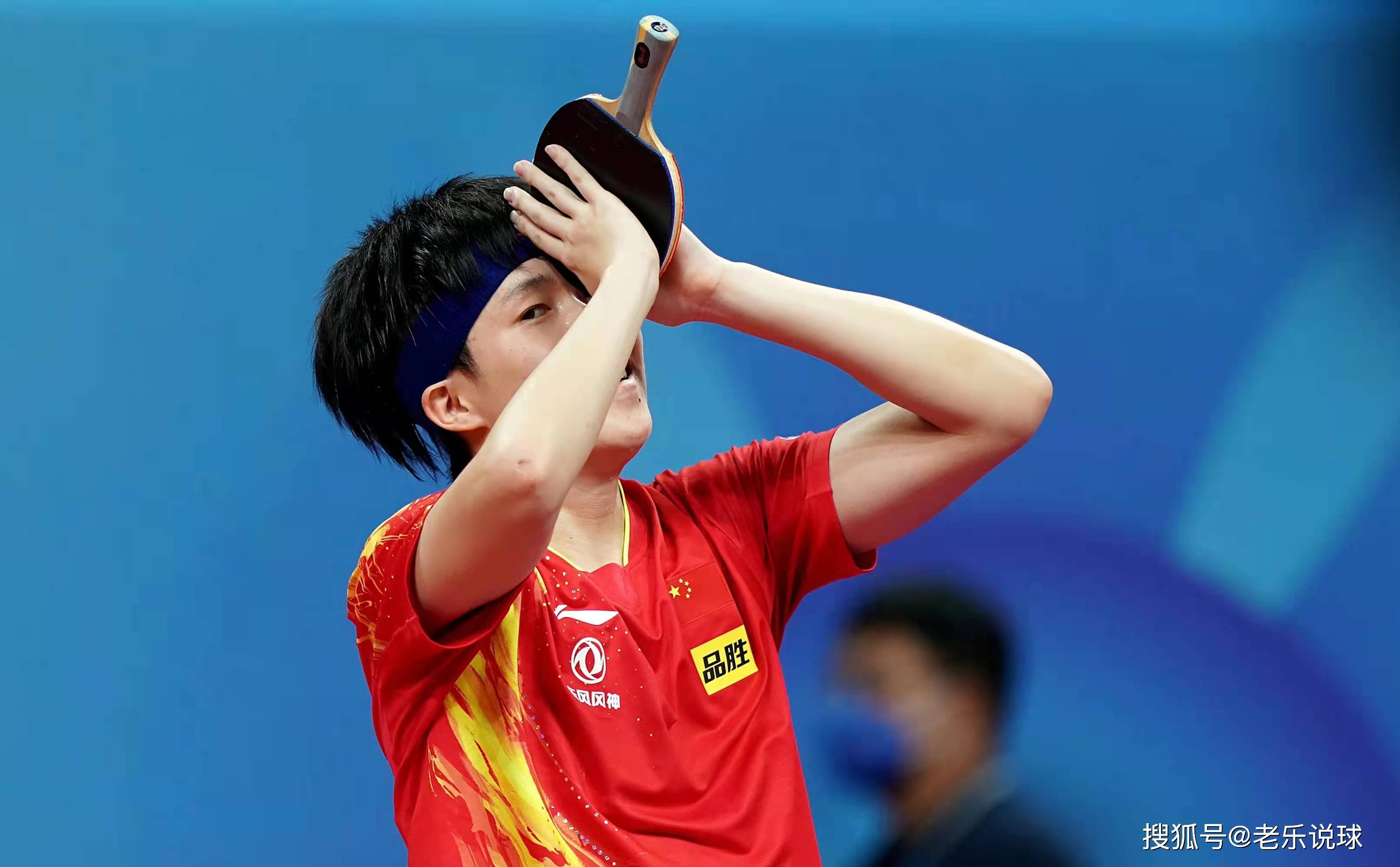 T1轻取CLG,Deft关键团战开团秒人焦点之战成都决赛之夜,点燃全场激情的简单介绍 T1轻取CLG,Deft关键团战开团秒人焦点之战成都决赛之夜,点燃全场激情的简单介绍