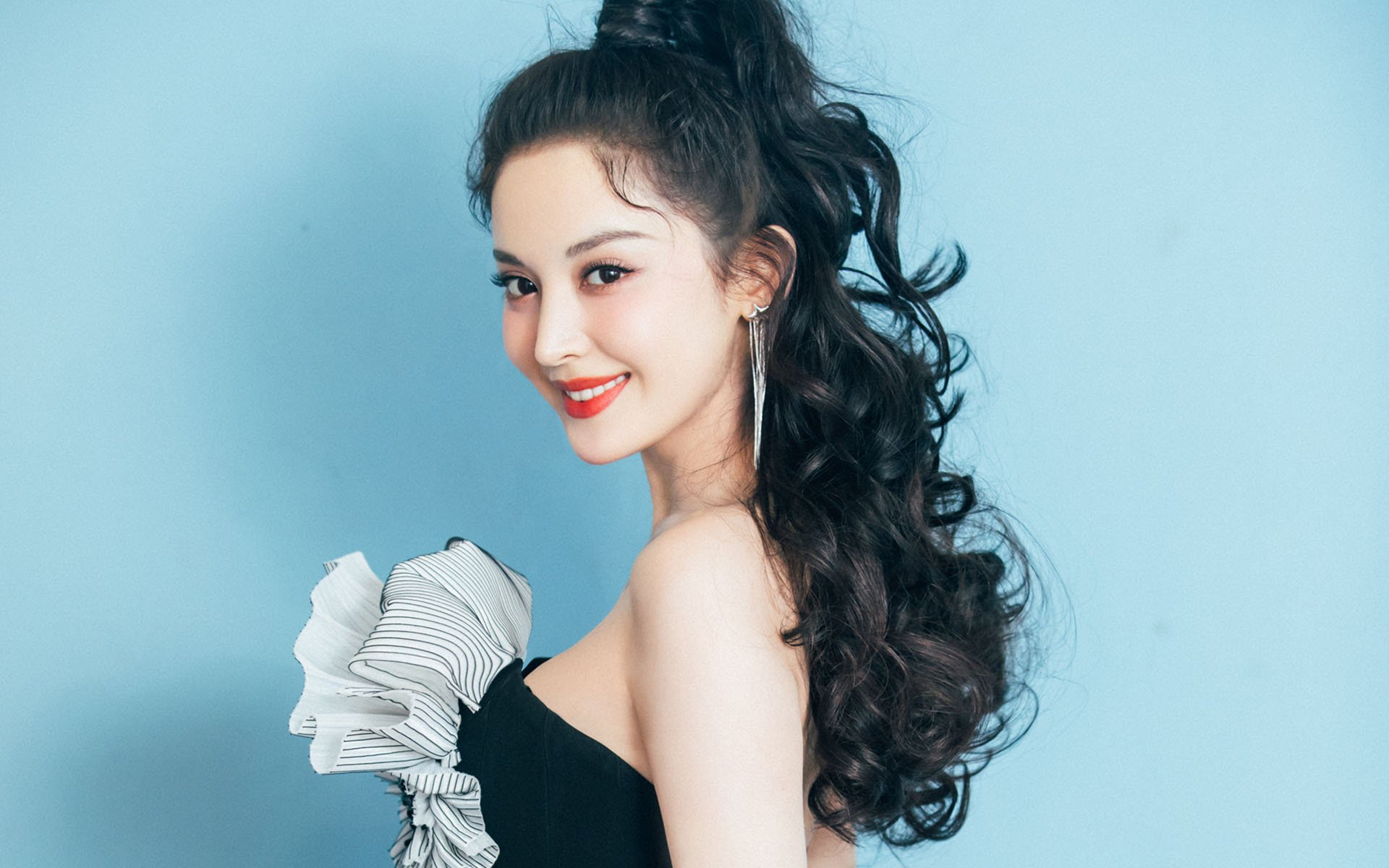 亚洲旋风横扫欧洲豪门，黄喜灿如何用一场比赛改写足球叙事