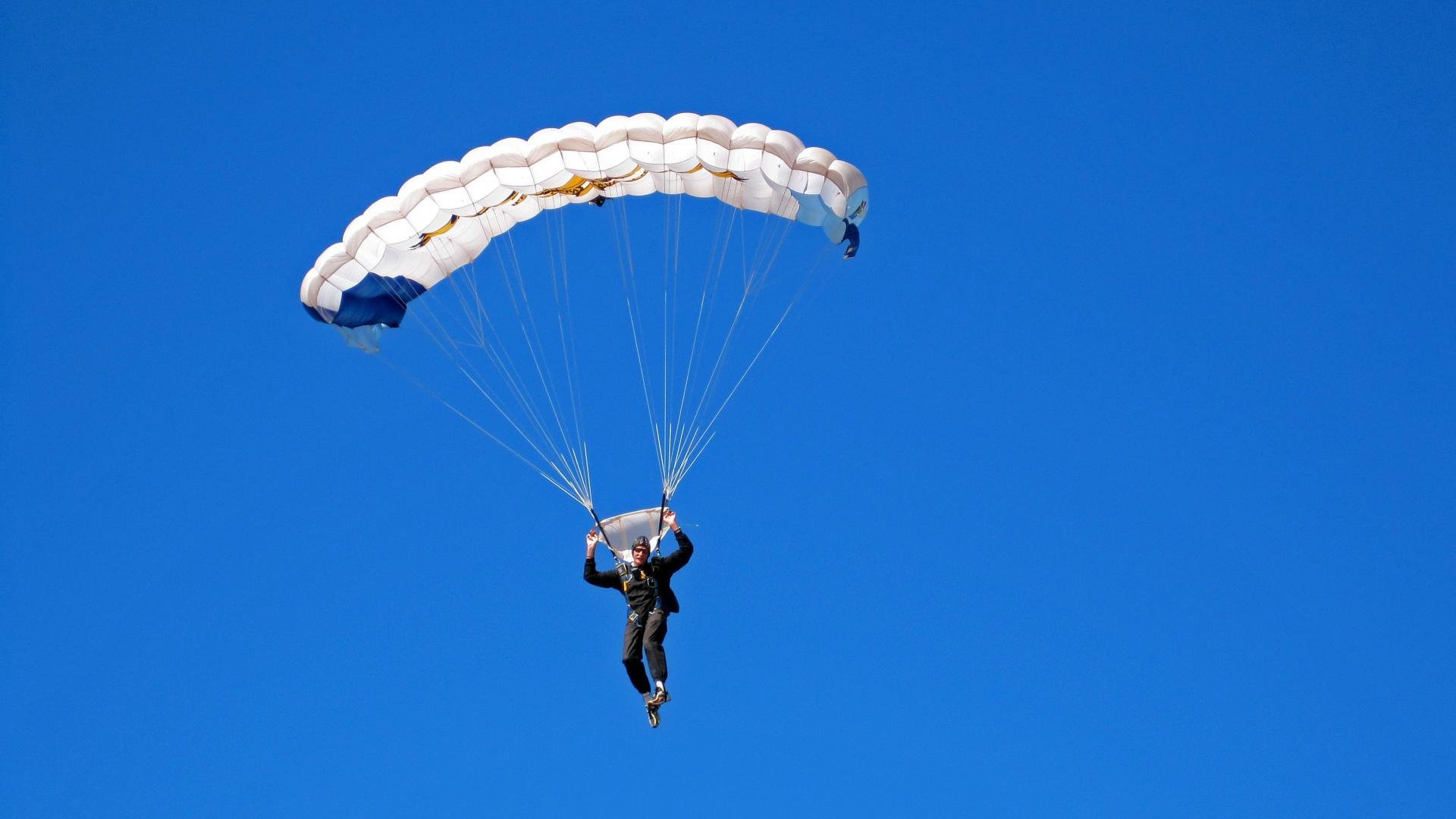 他让高原主场倒吸冷气,小贾伦用卫冕冠军的舞台,宣告巨星诞生
