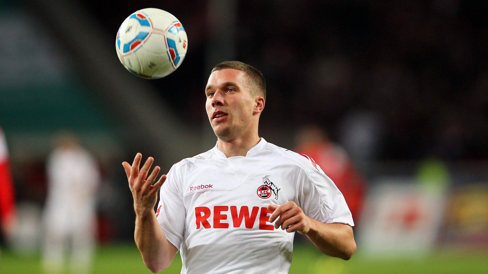 阿什拉夫造梦之夜！从嘘声到英雄颂，莱比锡红牛上演血脉偾张的乌克兰翻盘记